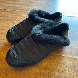 Women’s Bearpaw Slippers